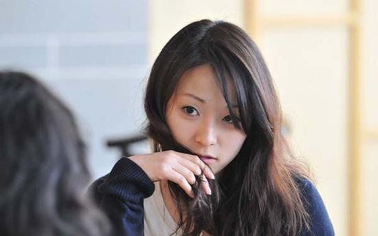 电眼美女万波奈穗