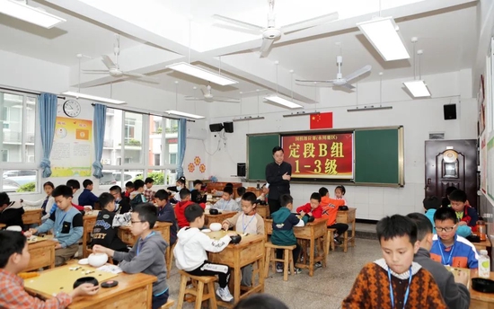 一位重庆小学校长的自述：为何我鼓励孩子学围棋？