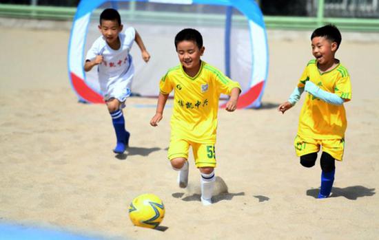 从娃娃抓起!中国足球协会启动幼儿足球普及工