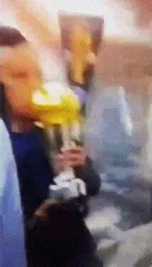 當他親吻FMVP獎盃的那一刻所有人都哭了!昔日飄逸的風之子今天44歲了!-黑特籃球-NBA新聞影音圖片分享社區