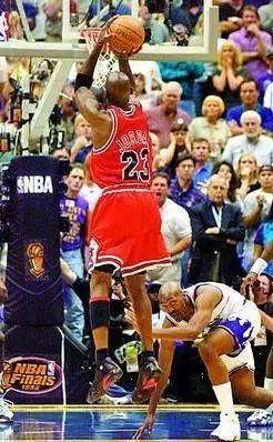 人物 | 統治攻防的死神！他現在已比詹姆斯更強？-黑特籃球-NBA新聞影音圖片分享社區