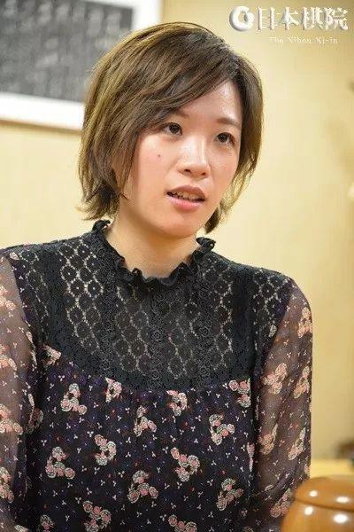 谢依旻赛后接受采访