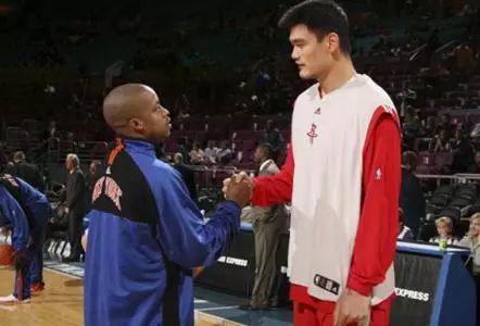 人物 | 姚明在NBA里唯一的大哥!親手帶姚明成長,時隔16年這段兄弟情未曾改變!-黑特籃球-NBA新聞影音圖片分享社區