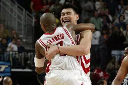 人物 | 姚明在NBA里唯一的大哥!親手帶姚明成長,時隔16年這段兄弟情未曾改變!-黑特籃球-NBA新聞影音圖片分享社區