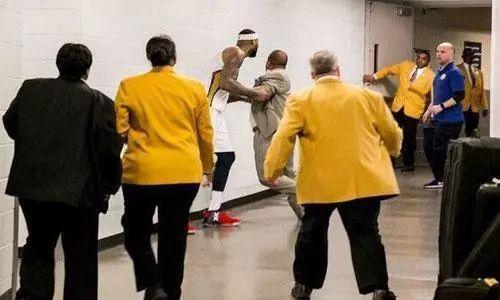 兩天三場大型衝突NBA變角斗場?場上拳擊場下約架,這賽季太火爆了!-黑特籃球-NBA新聞影音圖片分享社區