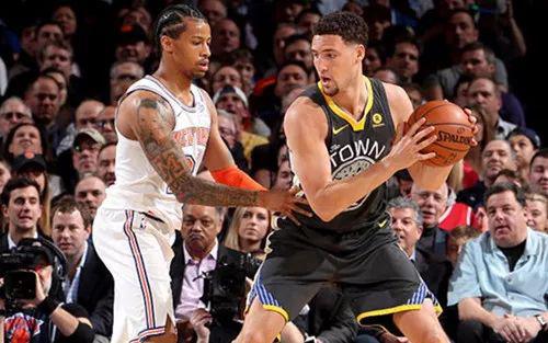 人物 | 穿越了？「戰神AI」拜佛晃飛杜蘭特！這一幕讓我淚流滿面！-黑特籃球-NBA新聞影音圖片分享社區