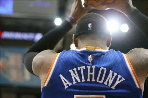 紙上談兵 | 儘管曾鬧僵但仍受球迷愛戴！他依舊是這的王-黑特籃球-NBA新聞影音圖片分享社區