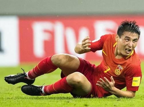 国足不缺背锅侠总有人被黑 新老交替武磊应更