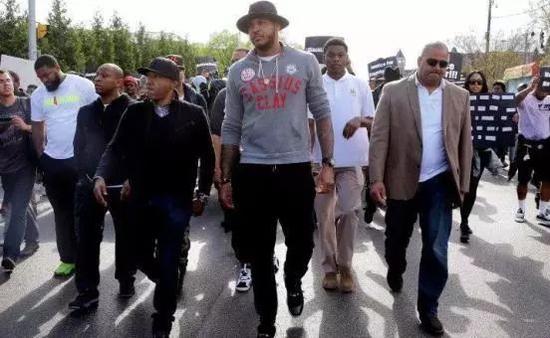 紙上談兵 | 儘管曾鬧僵但仍受球迷愛戴！他依舊是這的王-黑特籃球-NBA新聞影音圖片分享社區