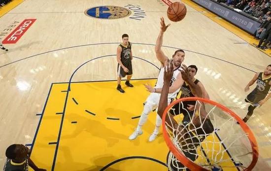 傷愈歸來獻瘋狂表現!他用26分鐘詮釋何為領袖!-黑特籃球-NBA新聞影音圖片分享社區