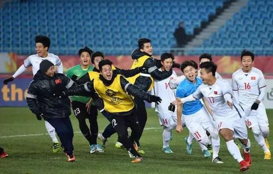 越南崛起给中国足球什么启示(¨足球城)?扎根