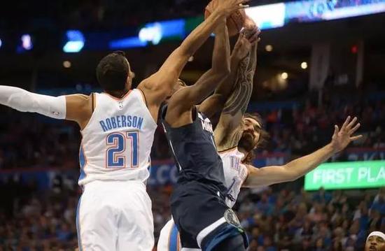 防守鐵閘受傷雷霆又要連敗？數據力證三巨頭已經接近合體完全！一人犧牲促使他們蛻變！-黑特籃球-NBA新聞影音圖片分享社區