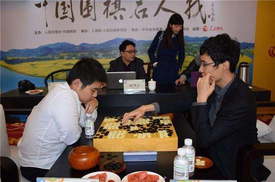 第30届中国围棋名人战连笑击退芈昱廷挑战实现三连霸