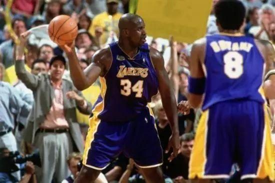 8分鐘連砍19分擊潰最強天賦軍團!21歲的曼巴傳人!-黑特籃球-NBA新聞影音圖片分享社區