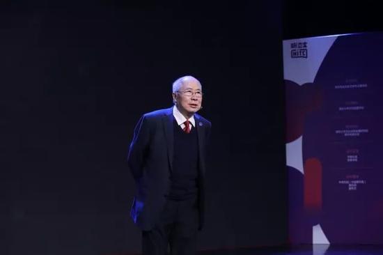 清华物理系教授:中国足球的根本问题是文化问题