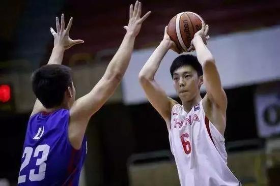 6岁爱上篮球19岁战CBA 他是新疆产的第8位国