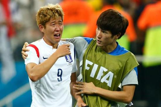 2014年经历世界杯失败的打击后，孙兴慜泣不成声