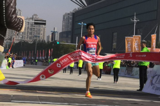 2018苏州环金鸡湖国际半程马拉松比赛男子组冠军