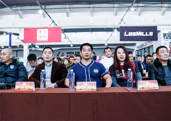 职业健美运动员收入_推陈出“新”,跨越巅“峰”——记WFF职业卡魏新峰