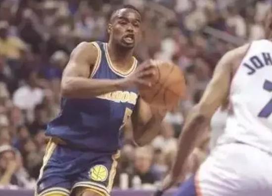 8分鐘連砍19分擊潰最強天賦軍團!21歲的曼巴傳人!-黑特籃球-NBA新聞影音圖片分享社區