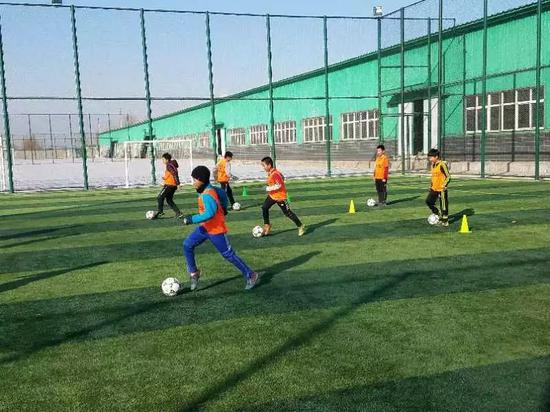 保定容大0708年龄段青少年足球集训正式启动