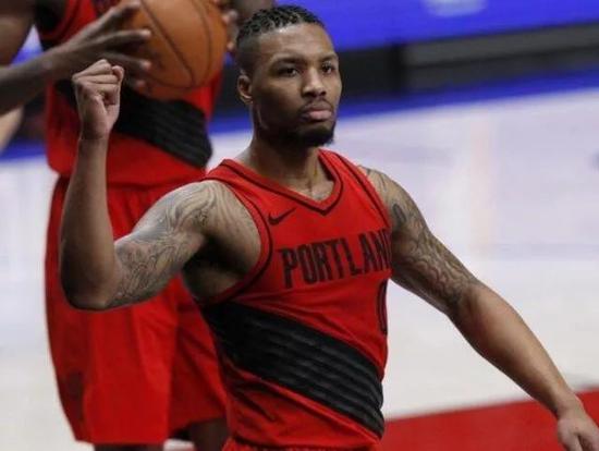 人物 | 30+轟出10連勝還被低估!他最熱衷打臉了-黑特籃球-NBA新聞影音圖片分享社區