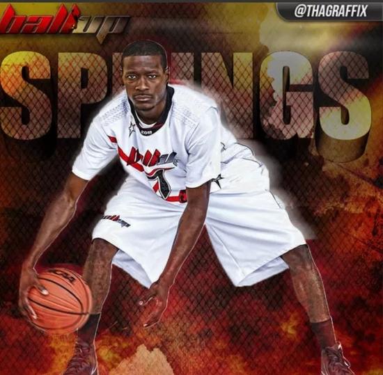 这位骚年不仅是街球王 还是位“骨头收集者”