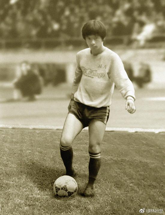 民间足球粉丝的力量!绘出1913年来国足球衣变迁