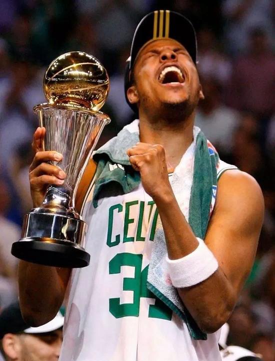 深度 | 致敬儀式變鬧劇!幾大傳奇互懟誰吃大虧?-黑特籃球-NBA新聞影音圖片分享社區