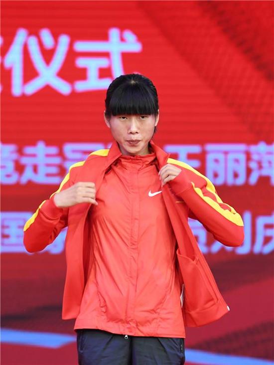 刘庆红作为业余跑者出战了今年的伦敦世锦赛马拉松赛。