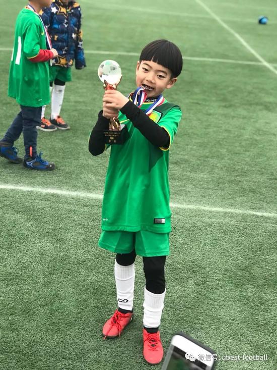 优贝足球代表北京中赫国安梯队征战蜀龙杯