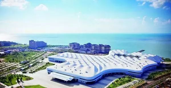 我穿越城市的江河湖海 只为见证海口马拉松的美_跑步频道_新浪竞技风暴_新浪网