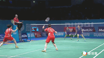 羽毛球教学:双打杀不死对方? 你该用这3种战术了