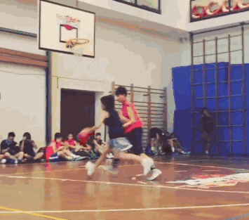 对陈伟琪也不例外 破例 例外 上身欧文球衣 公牛训练 练习款球衣 这