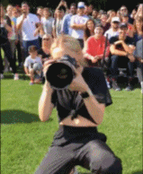 尬舞+调戏女记者!希望有关部门管管这个老汉