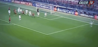 首回合，AC米兰2-0战胜国际米兰，占得先机。