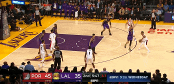 人物 | 巔峰已過暮年將至?醒醒吧,他依舊是詹皇,只要他想,便沒有什麼不可能!-黑特籃球-NBA新聞影音圖片分享社區