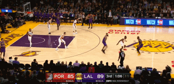 人物 | 巔峰已過暮年將至?醒醒吧,他依舊是詹皇,只要他想,便沒有什麼不可能!-黑特籃球-NBA新聞影音圖片分享社區