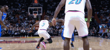 火鍋能力最強後衛!36歲卻依舊是頂級流量巨星 身體退步但意識依舊還是頂級!-黑特籃球-NBA新聞影音圖片分享社區