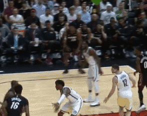 韦德发飙血帽教育年轻人但最后还是输给了他