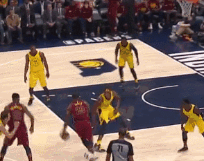 他挑衅詹姆斯，抱摔格林！还差点把骑士击败了