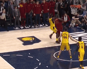 他挑衅詹姆斯，抱摔格林！还差点把骑士击败了