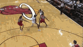 【影片】背後運球+拉桿上籃!韋德再現巔峰1v5絕技,簡直就是10年前的模樣!-黑特籃球-NBA新聞影音圖片分享社區