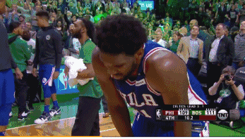 感慨萬千!大帝倒地拍打地板的那一瞬間,讓我想起了石佛-黑特籃球-NBA新聞影音圖片分享社區