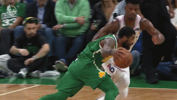 到目前为止 整个NBA最突出的球员就是哈登