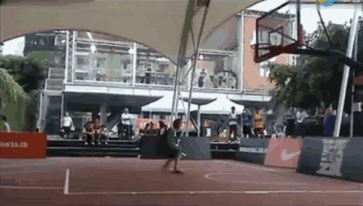 中国制造=低质量?他们的扣篮一点不山寨!