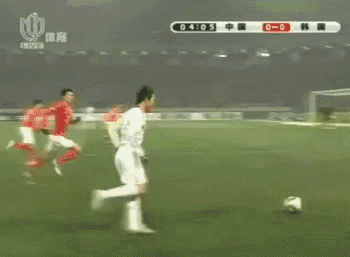 2010东亚杯3比0韩国,头球首开纪录