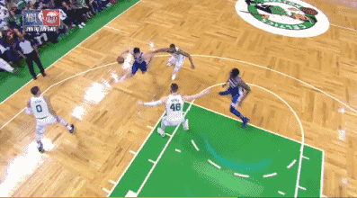 感慨萬千!大帝倒地拍打地板的那一瞬間,讓我想起了石佛-黑特籃球-NBA新聞影音圖片分享社區