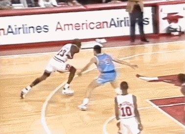 乔丹生涯最强的一个三拉杆上篮_nba