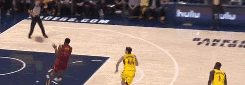 他挑衅詹姆斯，抱摔格林！还差点把骑士击败了